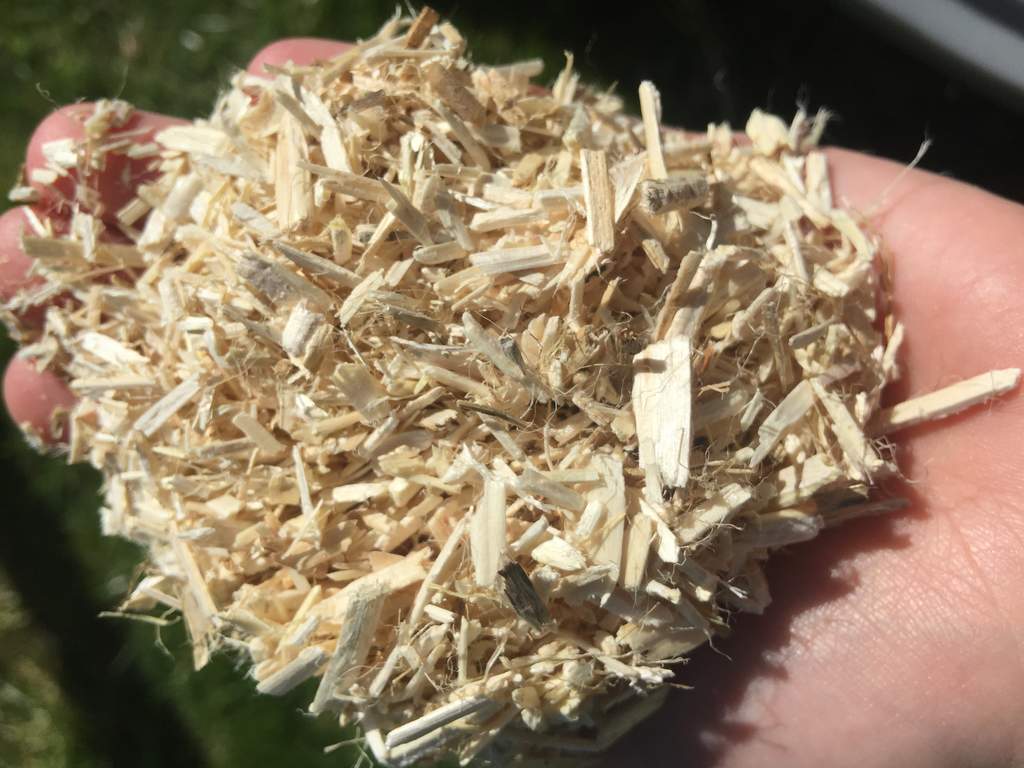 Aubiose Bedding 20kg Poultry Bedding Chicken Coops, Walk in