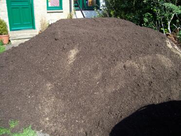 This is what 6000 litres of top soil looks like!
