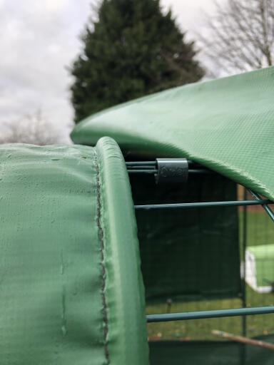 Heavy Duty Cover with Gutter Edge for Walk in Run