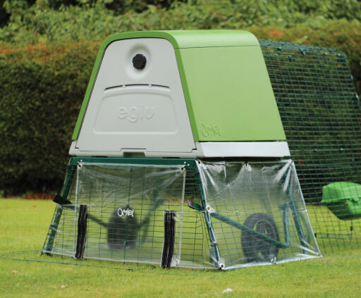 Give your hens complete protection from the wind under their Go UP.