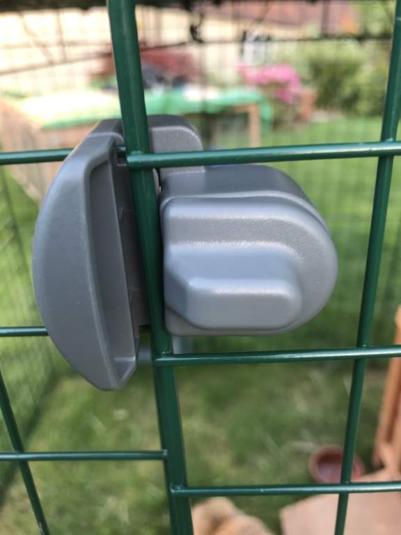 Easy Access Lock for Zippi Runs Single Rabbit Accessories Rabbit
