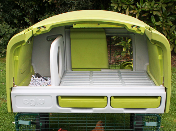 The Eglu Cube is easy to clean thanks to it's accessible design.