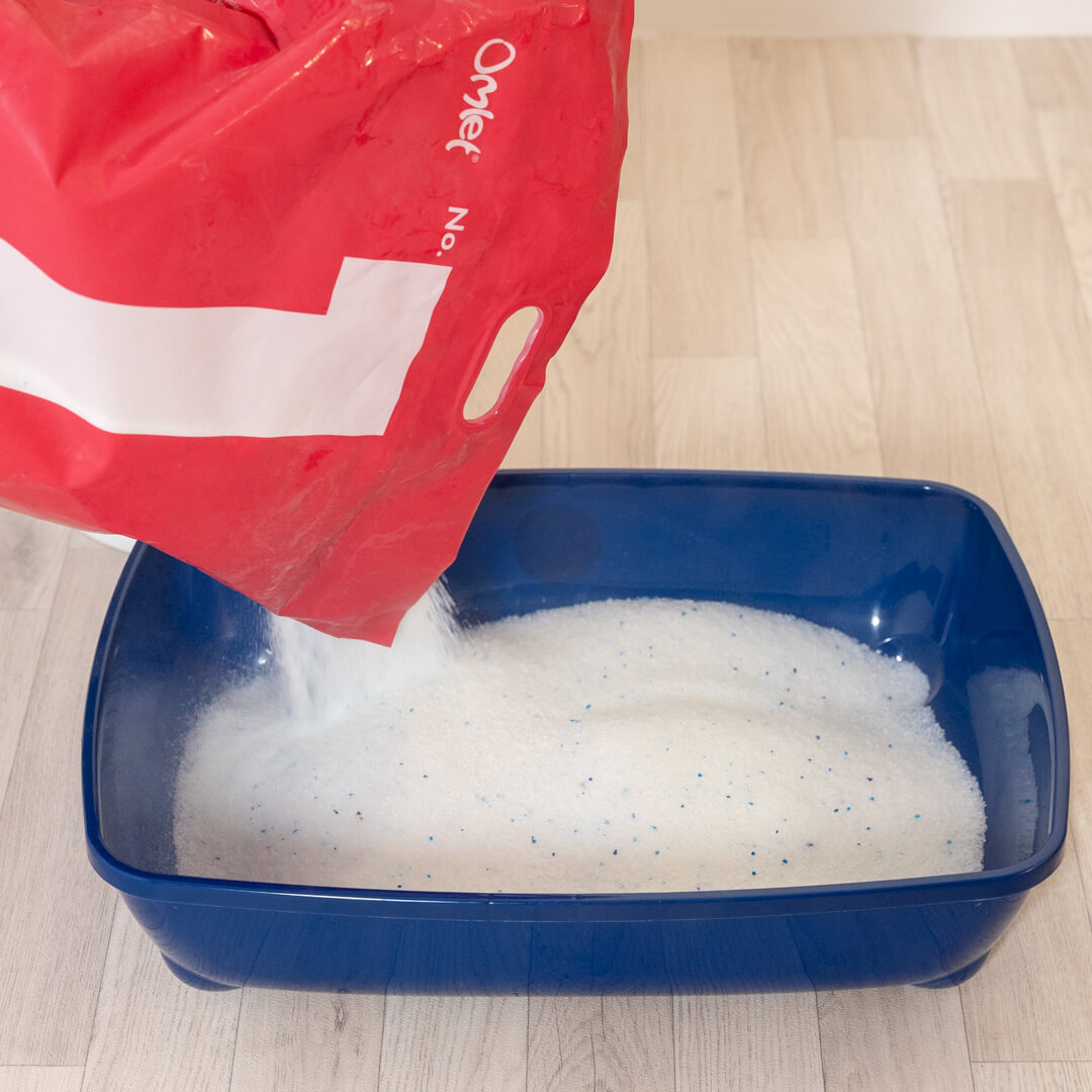 Mineral based online silica cat litter